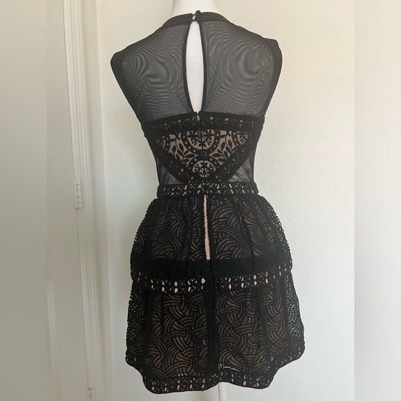 Stunning black BCBGMaxazria dress size 02 new without tags. - Picture 2 of 6